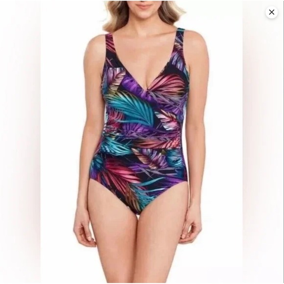 MIRADONNA Other - NWOT MIRADONNAMiradonna Women's Swimsuit by Miraclesuit Palm DesignSize 14